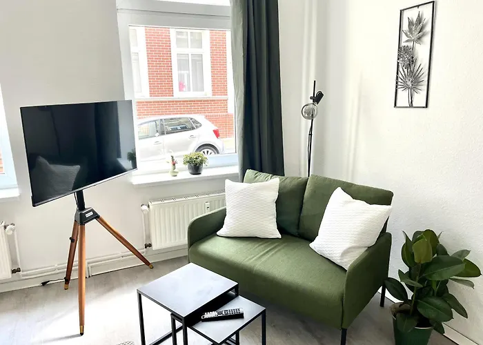 Endless: Studio Mit Netflix + Workstation Im Zentrum