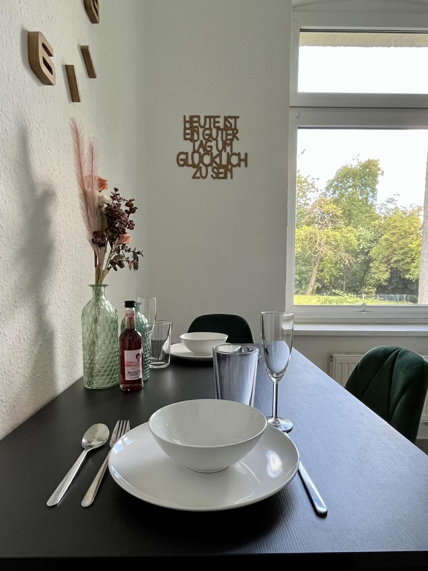 Endless: Mit Netflix + Workstation Im Zentrum Schwerin (Mecklenburg-Vorpommern)