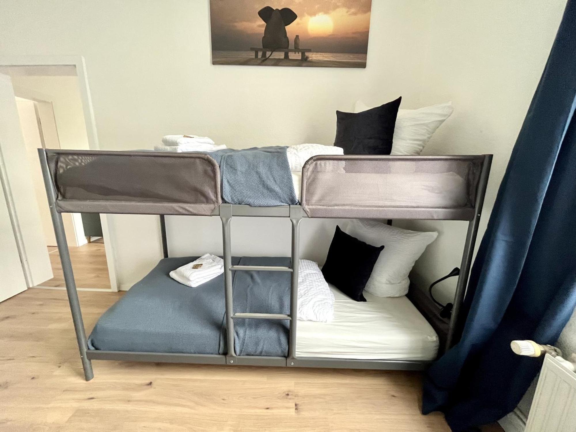 Endless: Mit Netflix + Workstation Im Zentrum * Schwerin (Mecklenburg-Vorpommern)